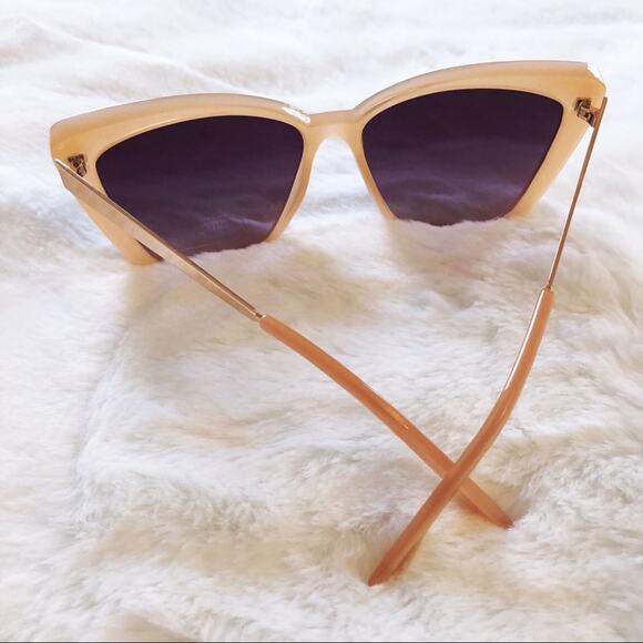 Hannah Clear Pink Oversized Cat Eye Sunglasses - Picture 9 of 10